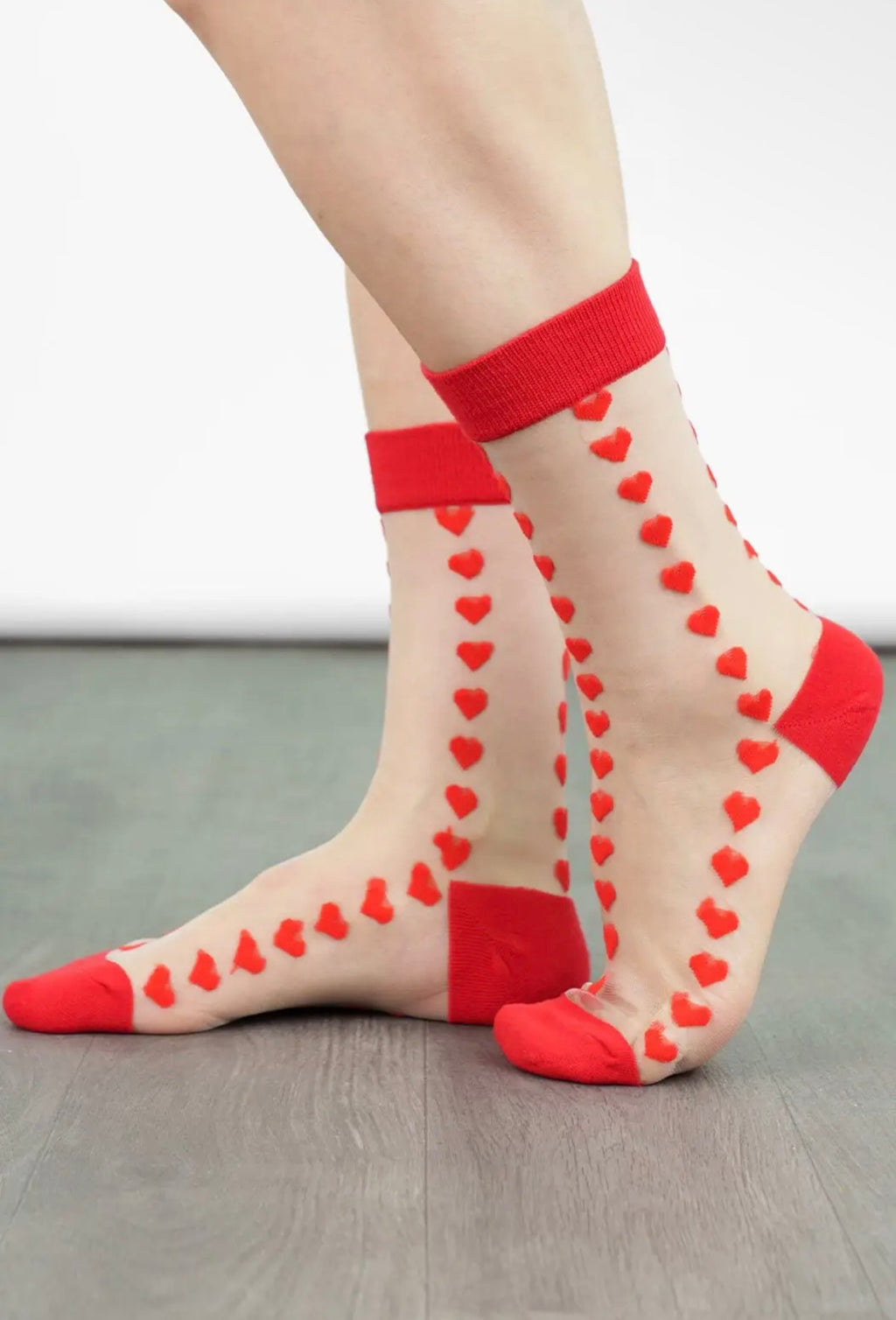 Women’s Sheer Ankle Socks- Red/Black Hearts